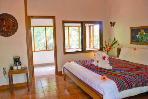 PB0004-Mariposa-Jungle-Lodge-family-cabana--800x0-c-center
