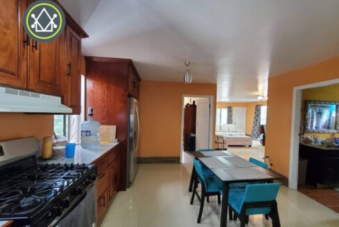 PB0020-kitchen-main-appartment-800x0-c-center