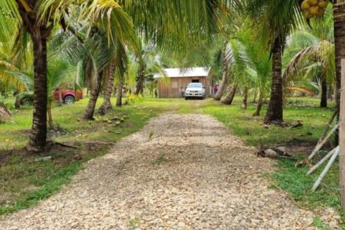 PF0009-25-Acres-Farm-800x0-c-center