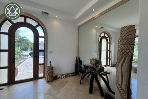 PH0008-Entrance-door-scaled-800x0-c-center
