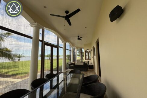 PH0008-Screened-balcony-sitting-area-scaled-800x0-c-center