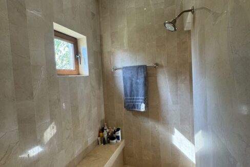 PH0009-Ensuite-Shower-scaled-800x0-c-center