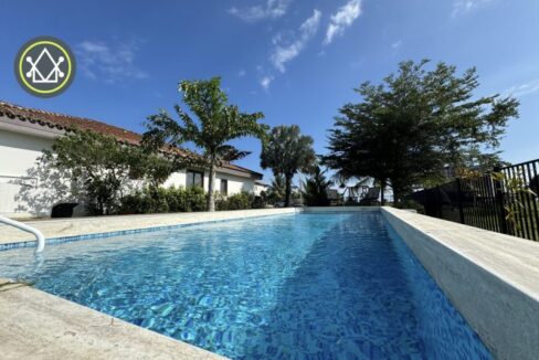 PH0009-Pool-scaled-800x0-c-center