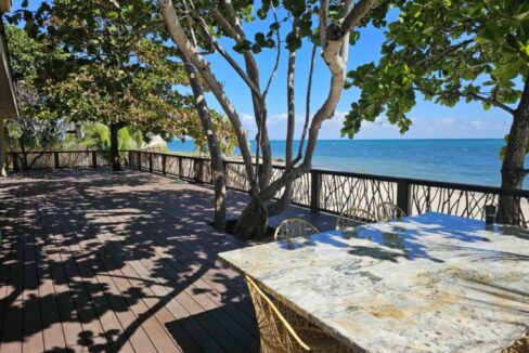 PH0011-Beach-Front-House-Deck-768x576