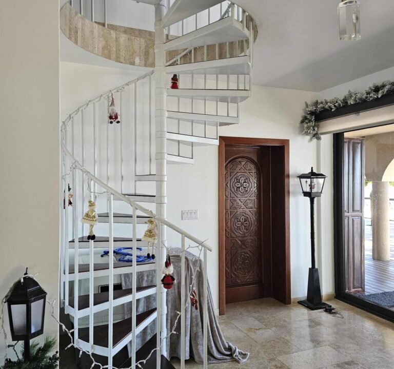 PH0011-Circular-Stairs-768x1024