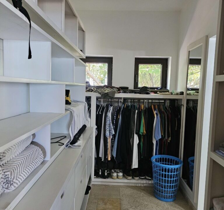 PH0011-Walk-in-Closet-768x1024