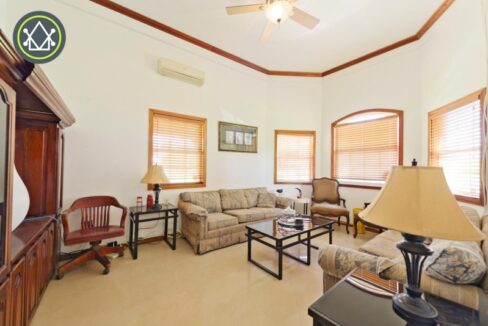 PH0016-Living-area-copy-800x0-c-center