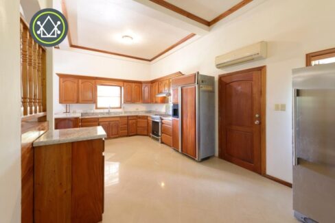 PH0016-Spec-House-Kitchen-copy-800x0-c-center