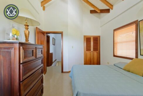 PH0016-Spec-House-Main-room-copy-800x0-c-center
