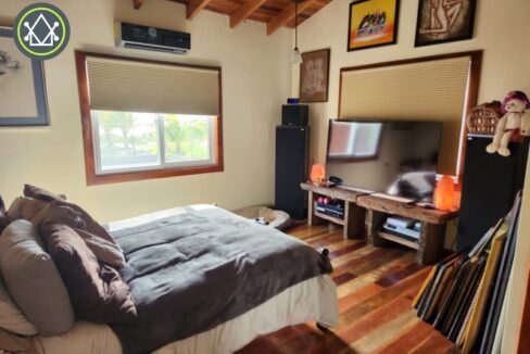 PH0020-Bedroom-800x0-c-center