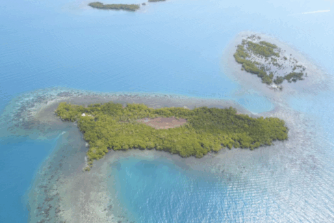 PI0017-Malu-Caye-3-800x0-c-center