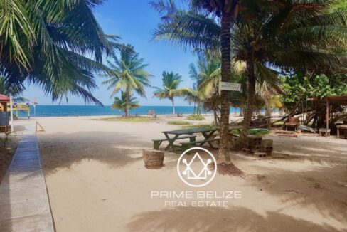PL0004-sidewalk-to-beach-800x0-c-center