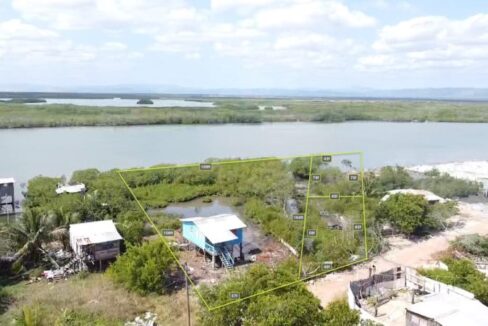 PL0036-seinebight-lagoon-parcel-outlined-with-size-800x0-c-center