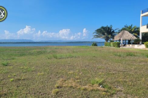 PL0064-Lagoon-Front-lot-in-the-residences-1-800x0-c-center