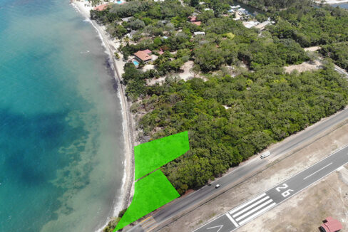 beachfront-property-near-airstrip