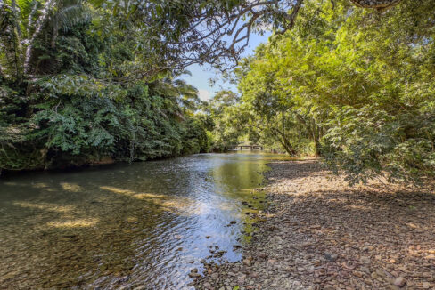 5020Acre20Riverfront20Hills20Lush20Rainforest20Caves20Branch20River20Belize2004