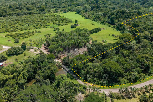 5020Acre20Riverfront20Hills20Lush20Rainforest20Caves20Branch20River20Belize2005