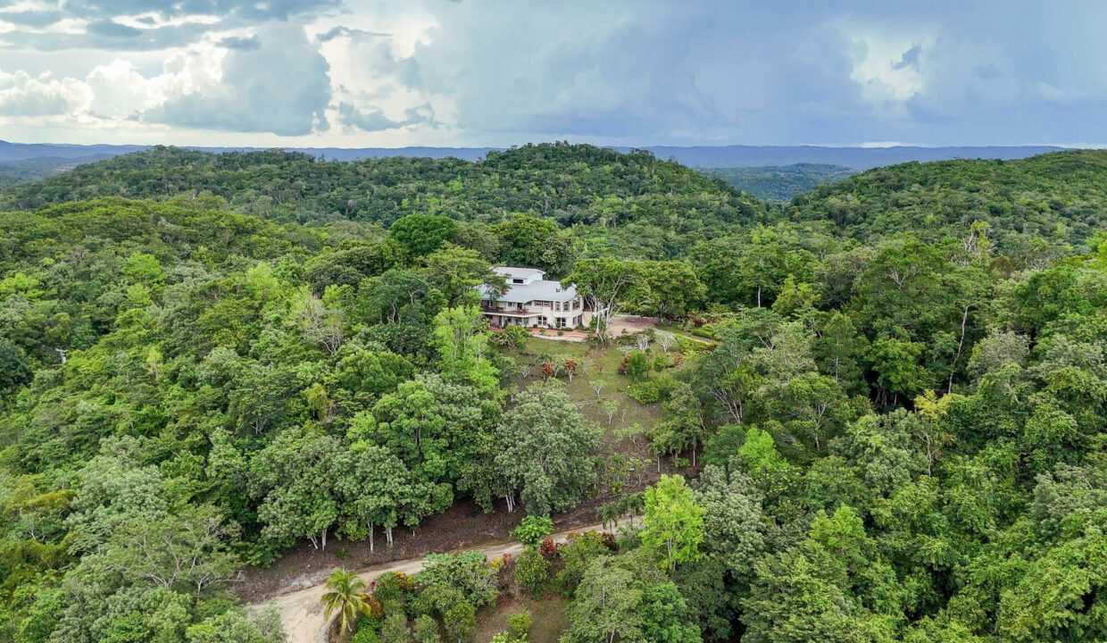 Hilltop20Villa20Caye20Mountain20View20San20Antonio205020Acres20Belize2001