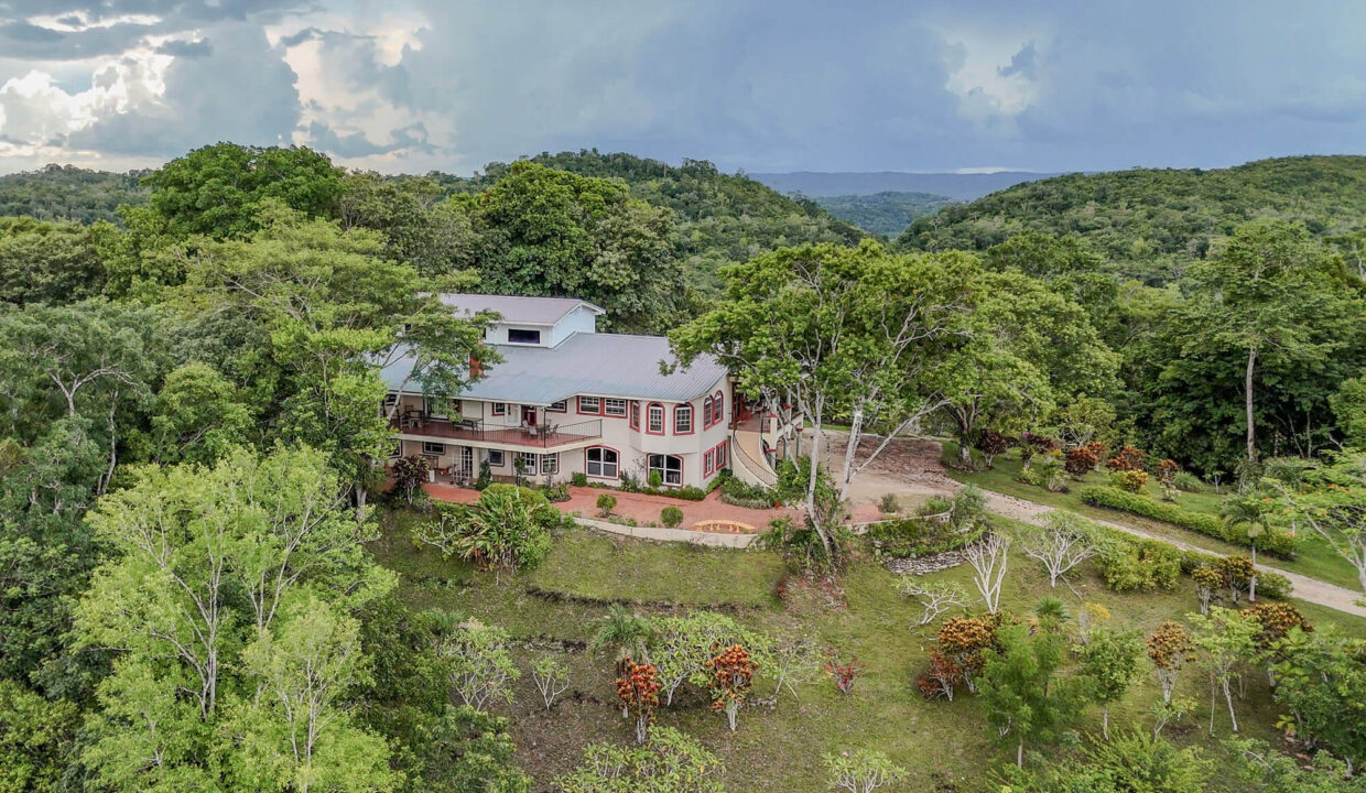 Hilltop20Villa20Caye20Mountain20View20San20Antonio205020Acres20Belize2005