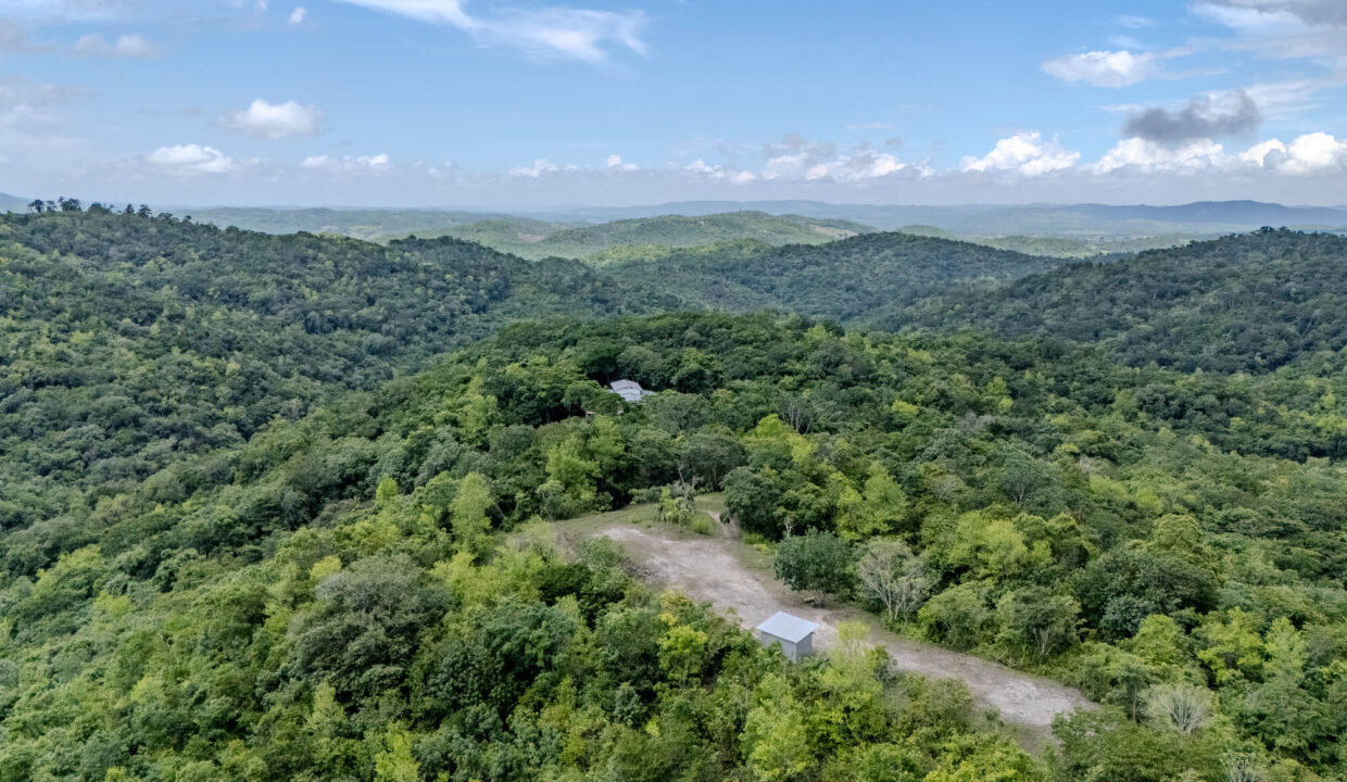 Hilltop20Villa20Caye20Mountain20View20San20Antonio205020Acres20Belize2039