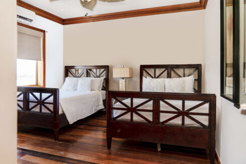 O23-Condo-21-17_web_web