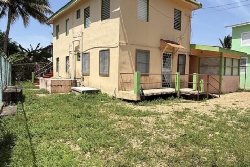 PH0049-4-bedroom-house-bDangriga-1170x600-c-center