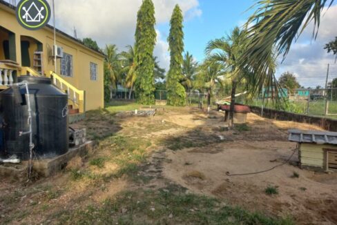 PH0054-3-bedroom-house-with-spacious-yard-copy-800x0-c-center