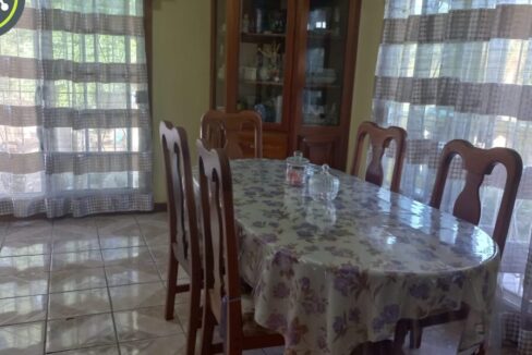 PH0054-dining-table-hope-creek-1170x600-c-center
