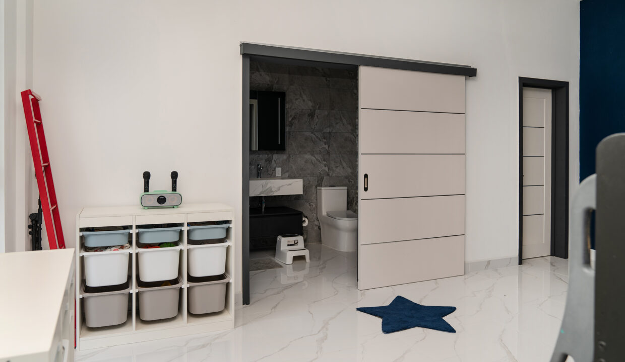 South-Condo-27