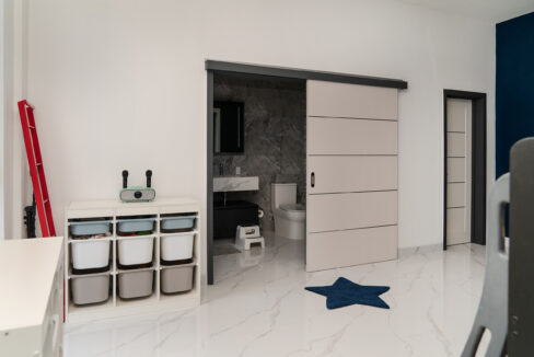 South-Condo-27