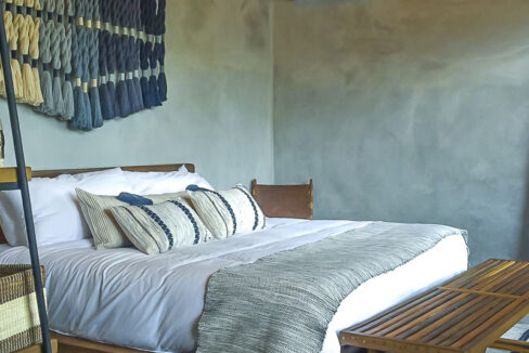 bed-room-3-nighttime-with-lights_web