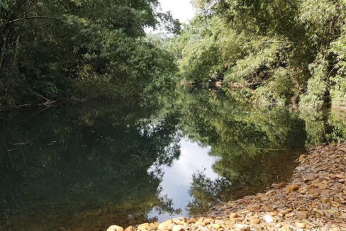 creek-side-property