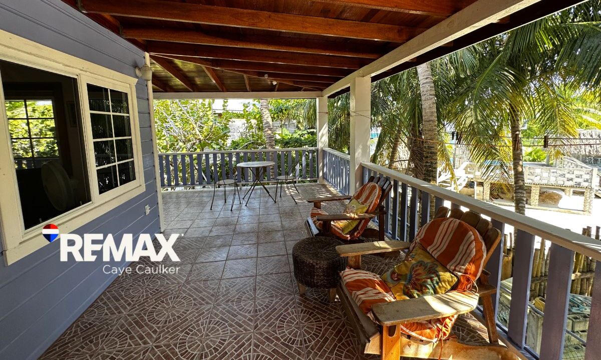 519-Back-Porch-Upstairs