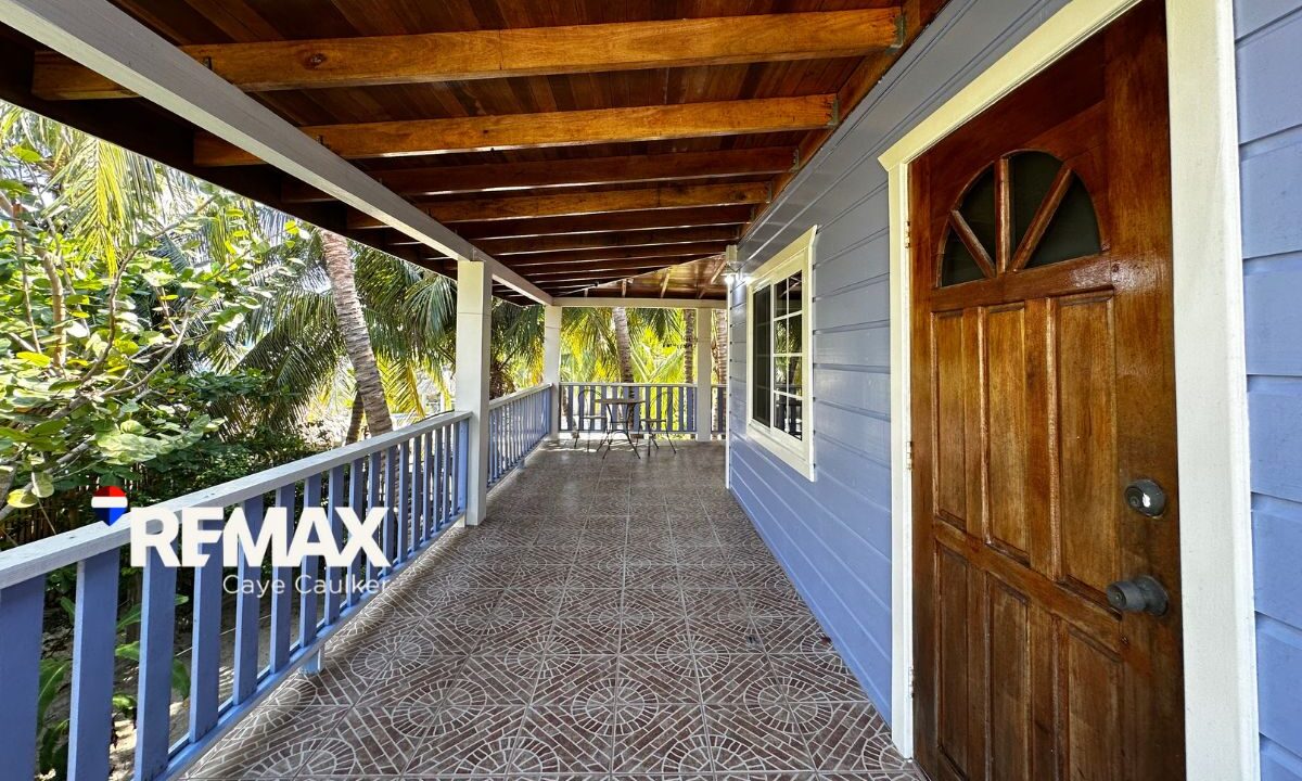 519-Side-Porch-Upstairs