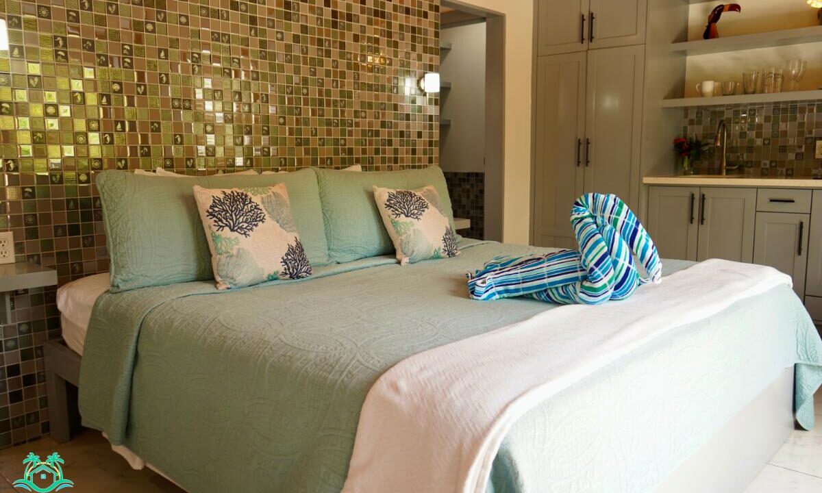 Mangata Villas – A Luxurious Adults-Only Beachfront Retreat with Moon Bar and Main House on Ambergris Caye, Belize
