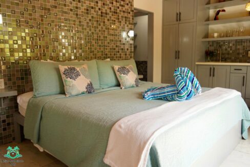 Mangata Villas – A Luxurious Adults-Only Beachfront Retreat with Moon Bar and Main House on Ambergris Caye, Belize