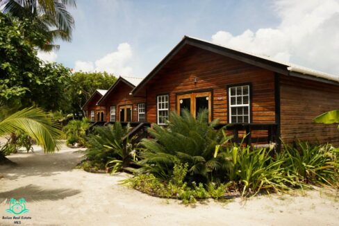 Mangata Villas – A Luxurious Adults-Only Beachfront Retreat with Moon Bar and Main House on Ambergris Caye, Belize
