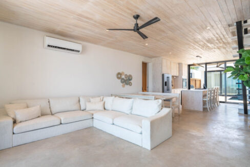 LISA-CAYE-CAULKER-LISTING-FULL-RESOLUTION-5-1110x623