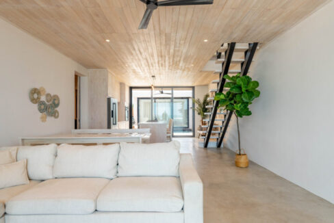LISA-CAYE-CAULKER-LISTING-FULL-RESOLUTION-6-1110x623
