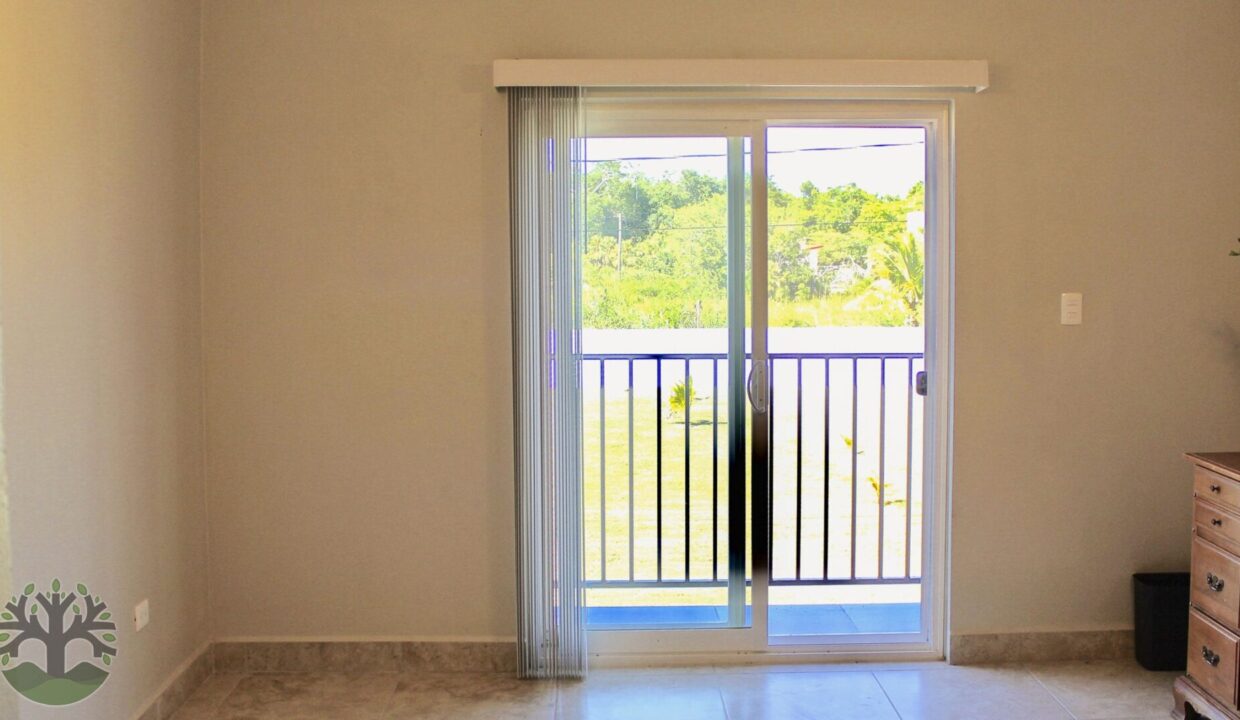 balcony_bedroom_front_up