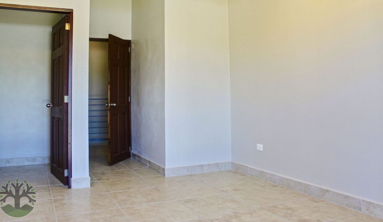 balcony_bedroom_front_up_b