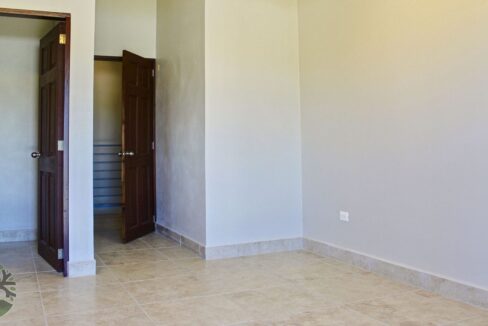 balcony_bedroom_front_up_b