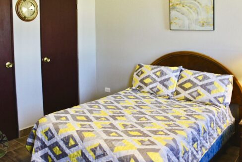 bed_front_ground_b