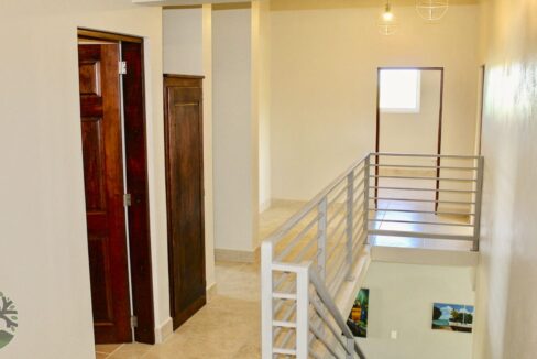 hallway_up