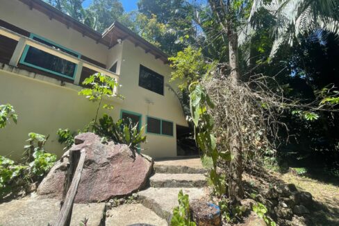 05-PR-H111-House-facade-02-scaled