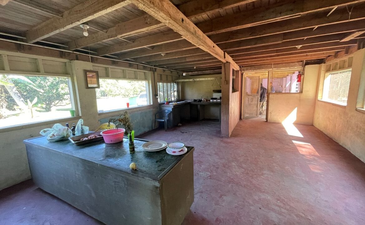 07-BUNKHOUSE-HOSTEL-COMMON-KITCHEN