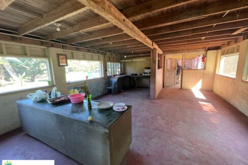 07-BUNKHOUSE-HOSTEL-COMMON-KITCHEN
