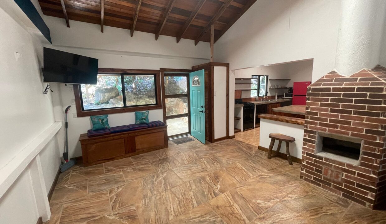 15-PR-H111-LIVING-ROOM-02-scaled