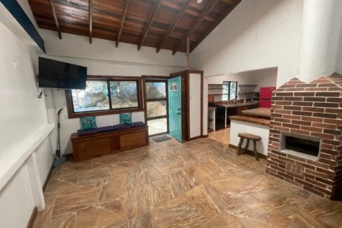 15-PR-H111-LIVING-ROOM-02-scaled
