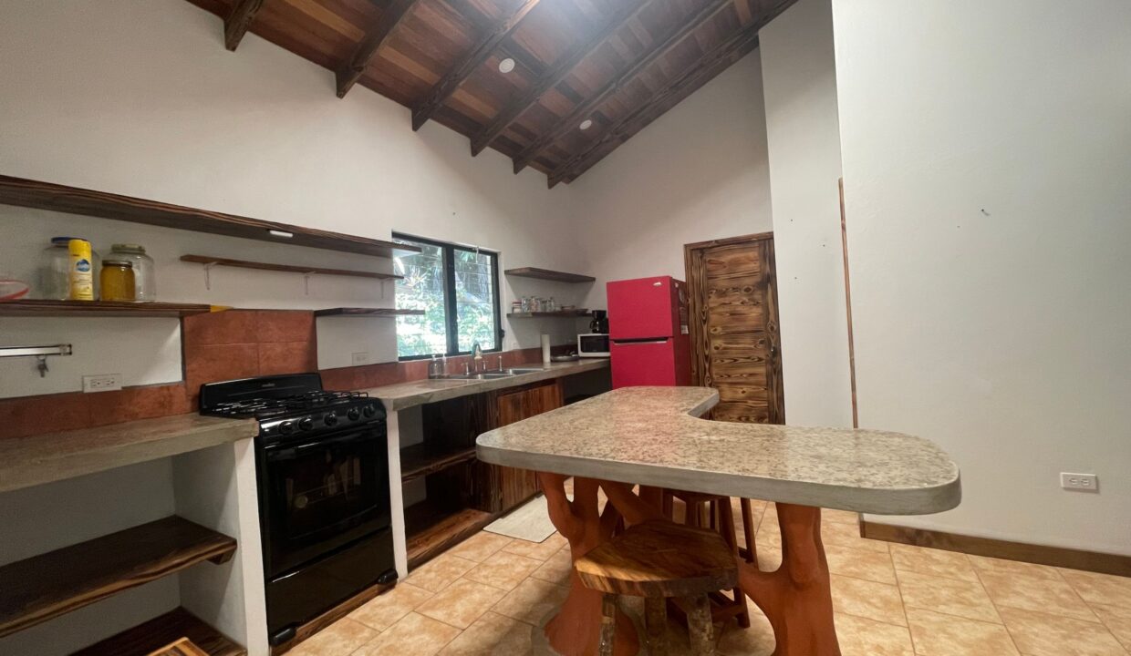 16-PR-H111-KITCHEN-01-scaled